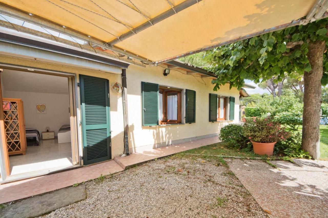 La Casina Del Mare Villa Marina di Massa Kültér fotó